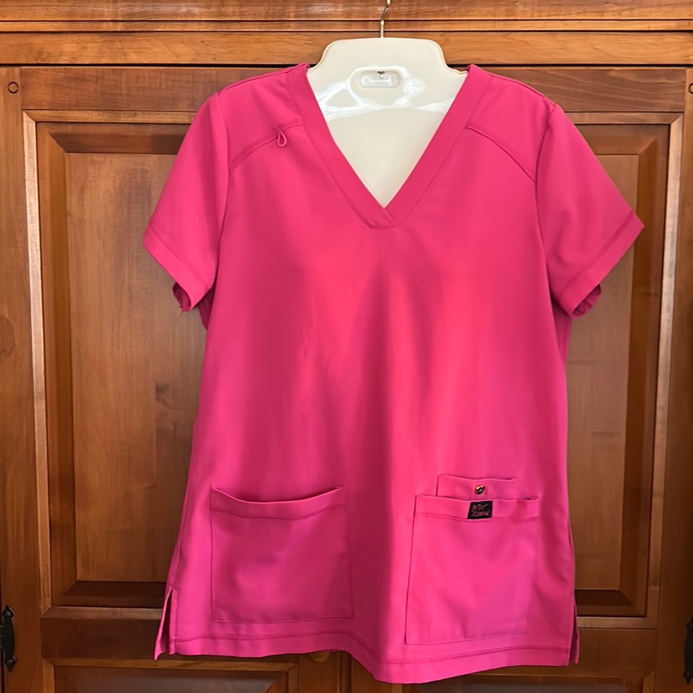 Betsey Johnson scrub top Woman’s size Small